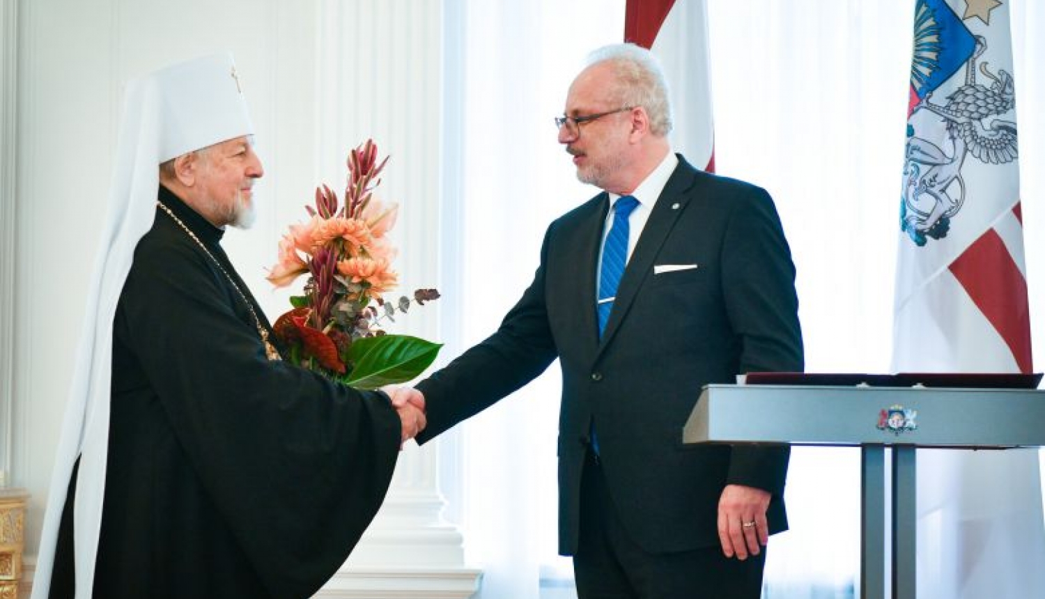 Valsts prezidents pasniedz Cildinājuma rakstu Rīgas un visas Latvijas Metropolītam Aleksandram 80 gadu jubilejā