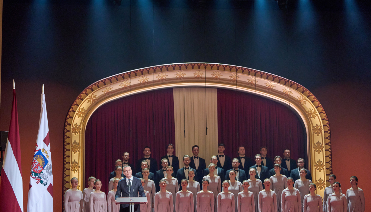 Svētku koncerts Latvijas Nacionālajā teātrī par godu Latvijas Republikas proklamēšanas 107. gadadienai