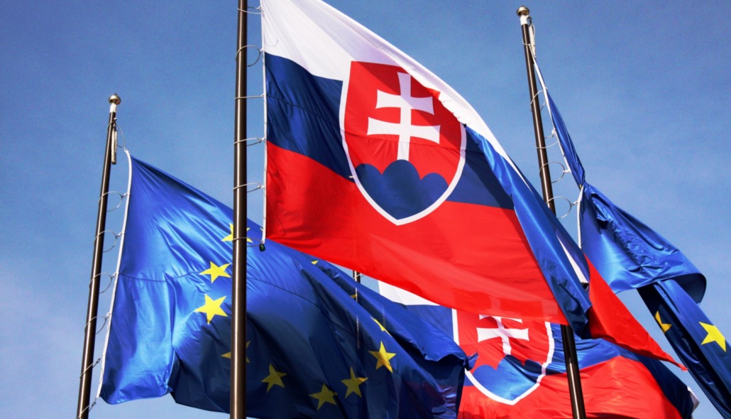 Slovākijas un ES karogs