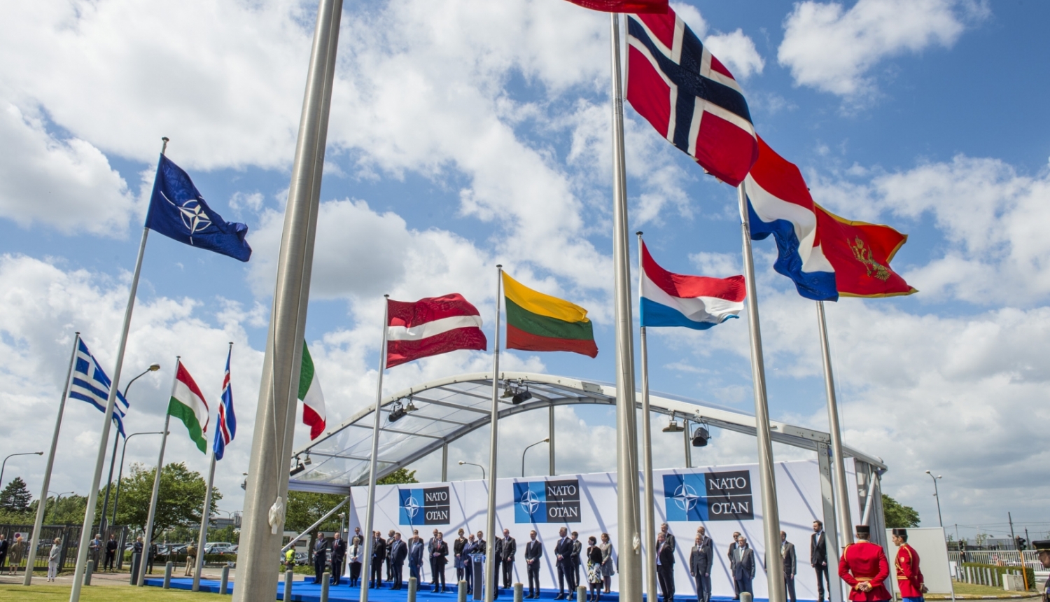 NATO dalībvalstu karogi