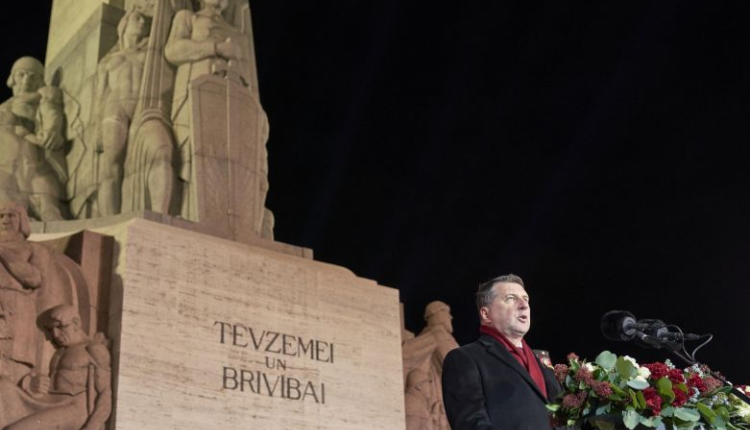 Valsts prezidenta Raimonda Vējoņa runa Latvijas simtgadē pie Brīvības pieminekļa