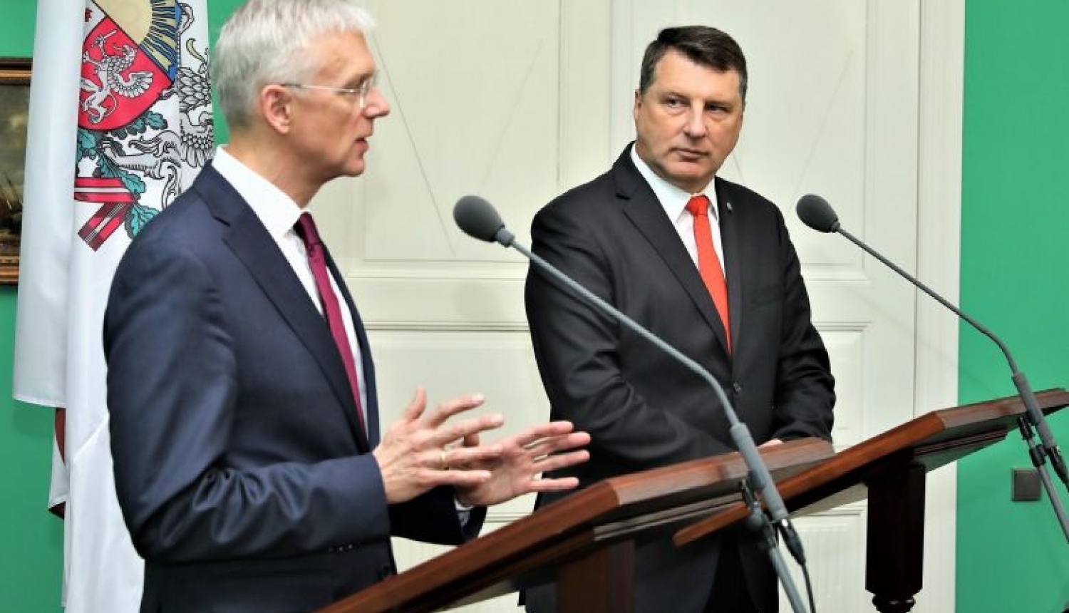 Valsts prezidents Raimonds Vējonis ar Ministru prezidentu Krišjāni Kariņu pārrunā valdības darba aktualitātes
