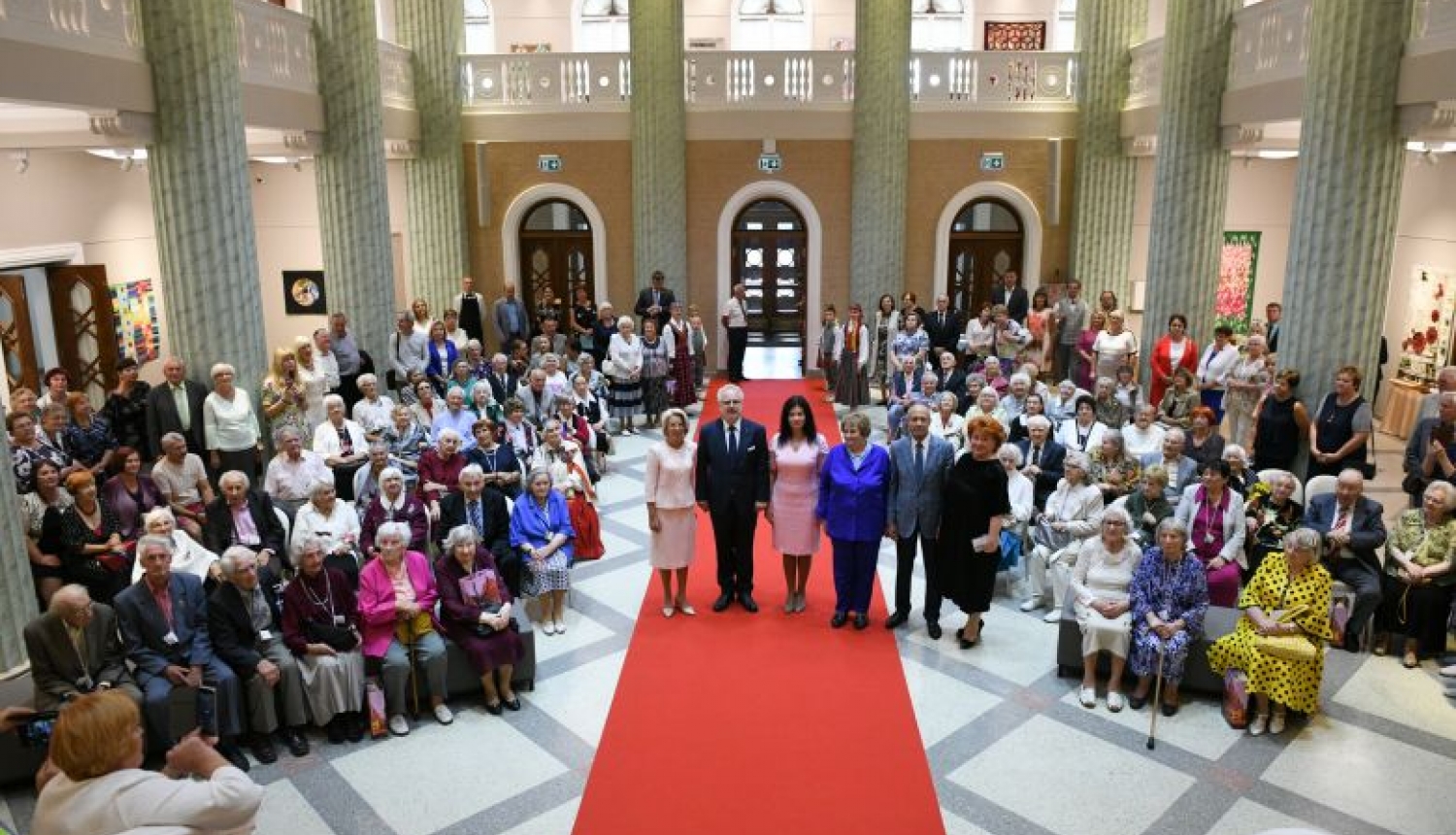 Valsts prezidenta runa Latvijas vienaudžu salidojumā VEF kultūras pilī