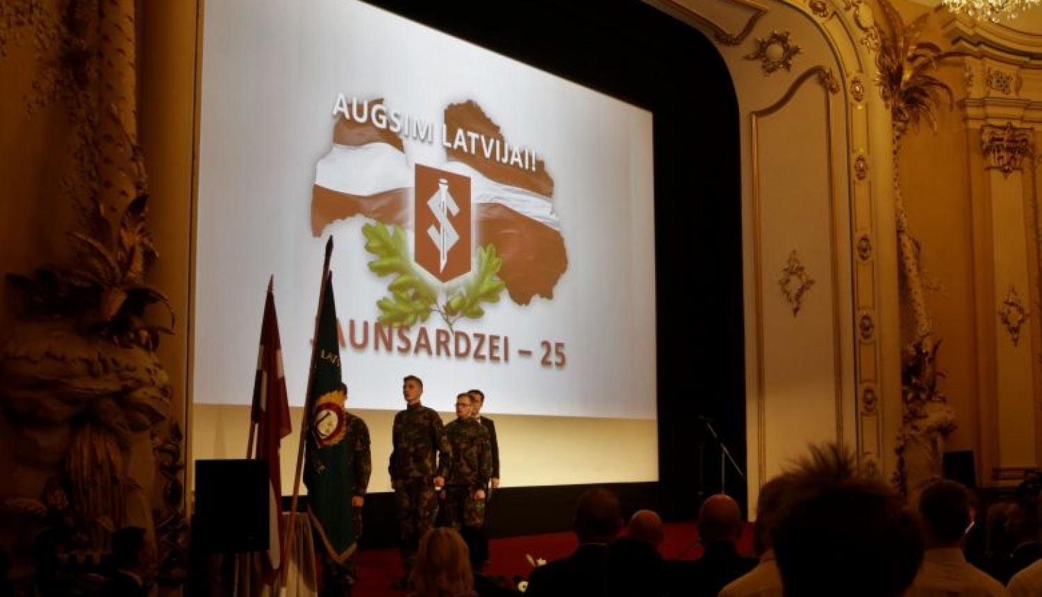 Valsts prezidents sveic Jaunsardzi 25. gadadienā Valsts prezidents sveic Jaunsardzi 25. gadadienā