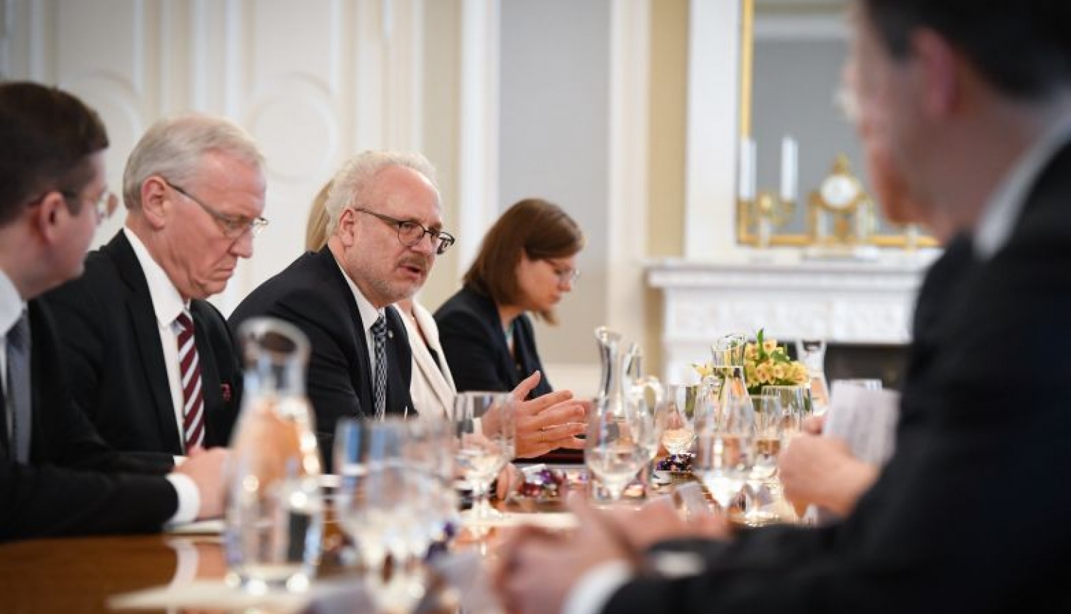 Valsts prezidents ar Saeimas komisiju vadītājiem runā par likumdošanas procesa un likumu uzlabošanu