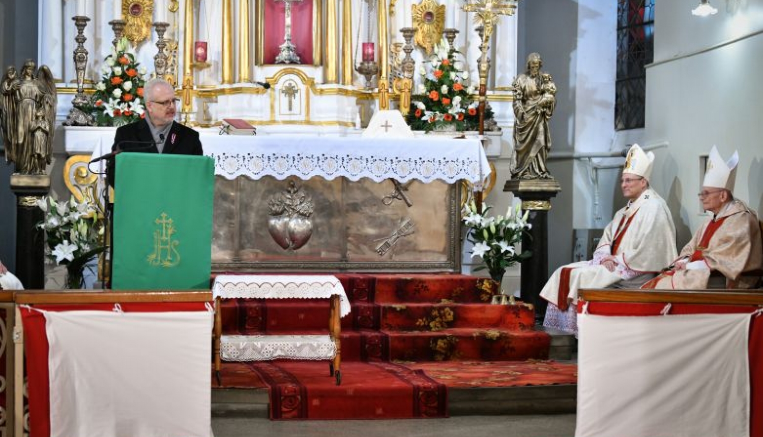 Valsts prezidents pasniedz Cildinājuma rakstu un medaļu Romas katoļu baznīcas kardinālam Jānim Pujatam 90 gadu jubilejā