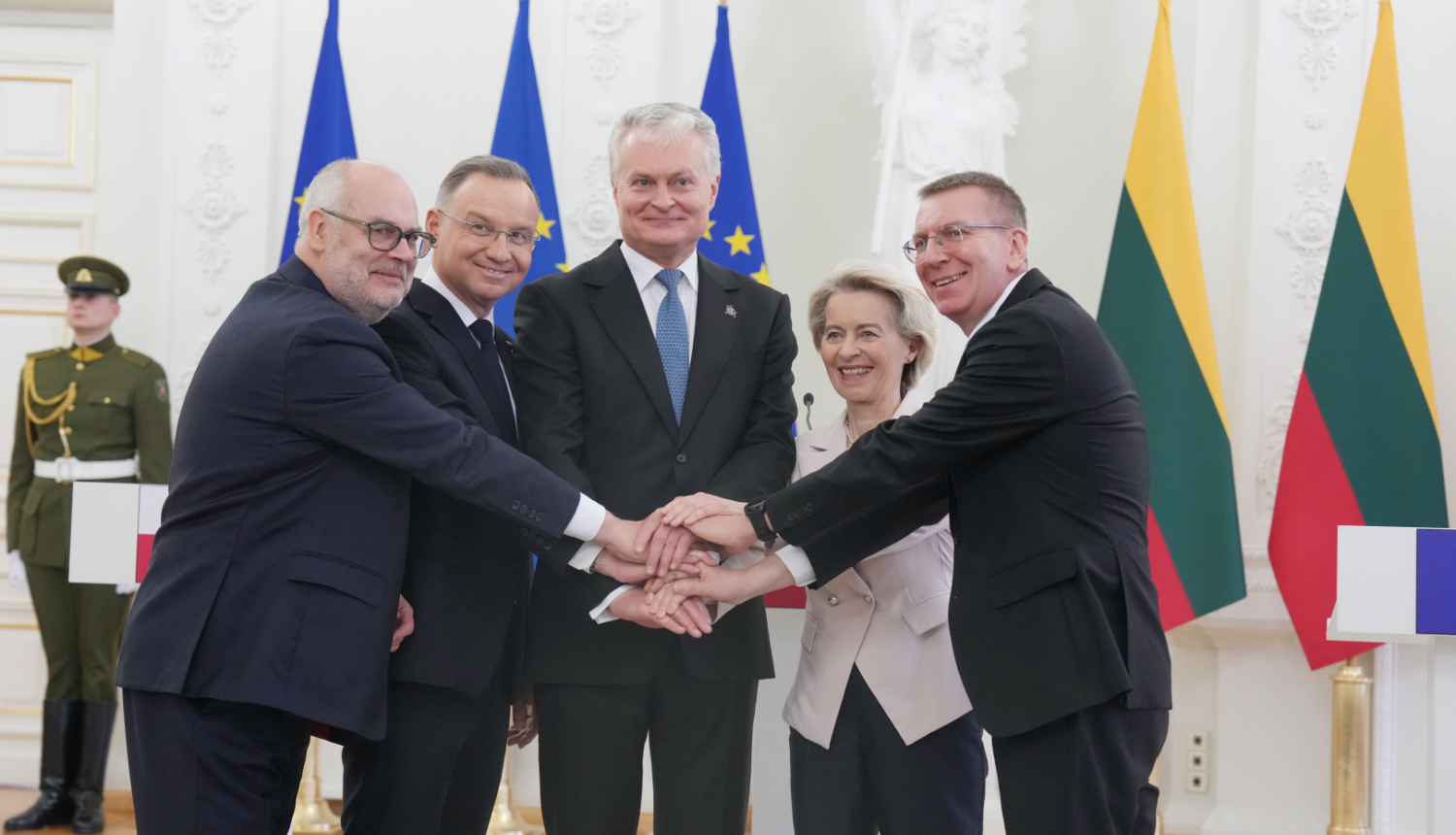 Valsts prezidents: Baltijas valstu sinhronizācija ar Eiropas energosistēmu ir vēsturisks solis mūsu enerģētiskās neatkarības stiprināšanā