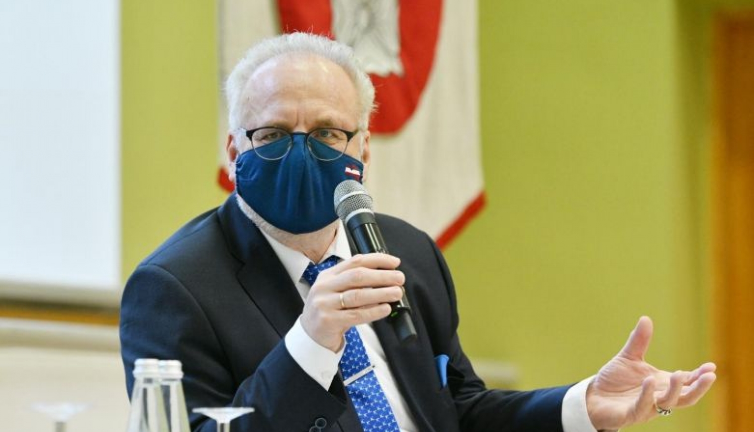 Valsts prezidents tiešsaistes sarunā ar jauniešiem: lai sociālajos tīklos nekļūtu par dezinformācijas un manipulācijas upuri, ir nepieciešamas prasmes un ieradumi to lietošanā