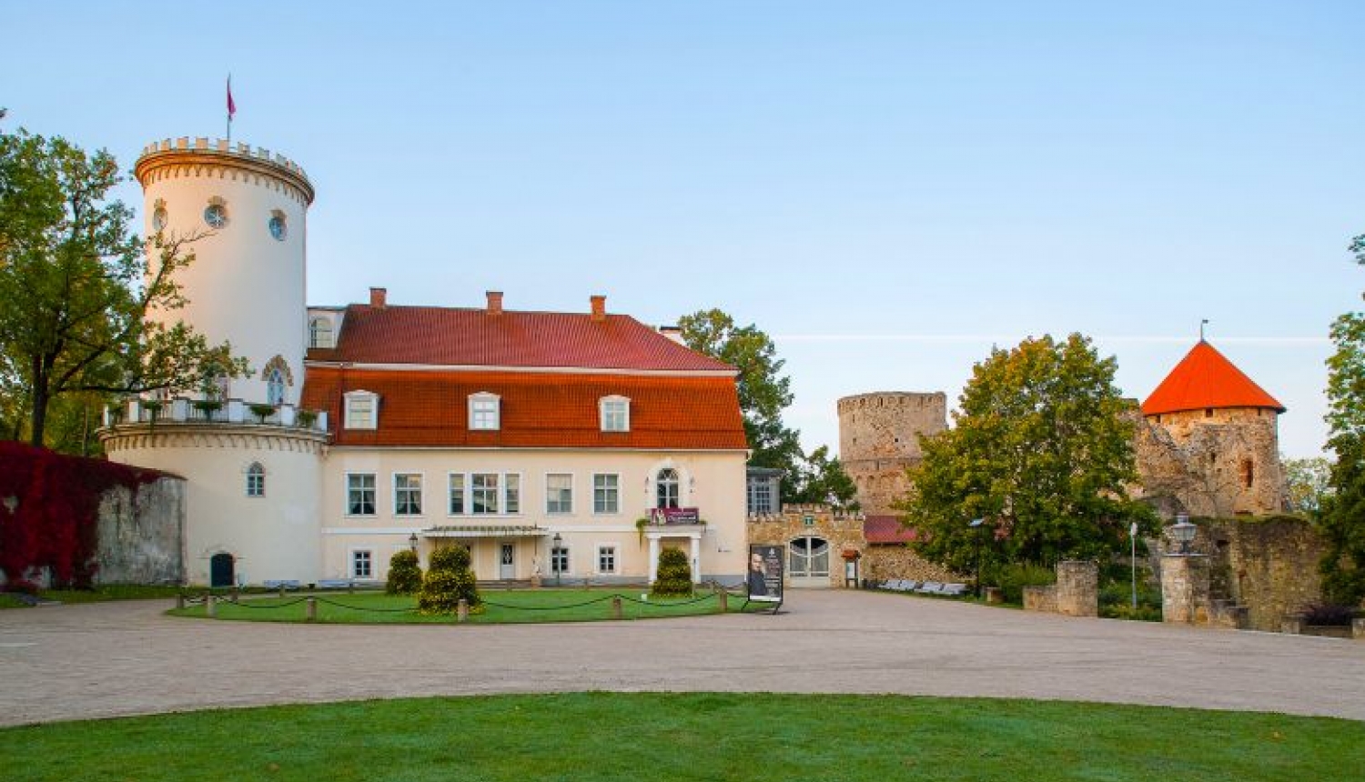 Valsts prezidents turpina latviešu kultūrtelpas iepazīšanu Vidzemē