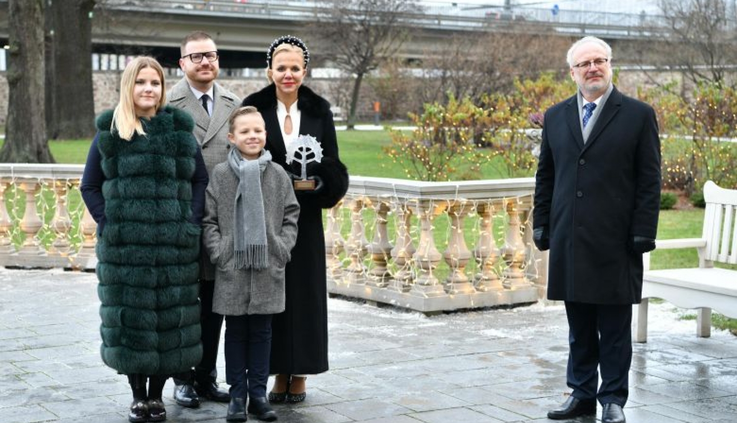 Valsts prezidents pasniedz balvu “Latvijas lepnums 2020” Ilzei Neimanei-Nešporei