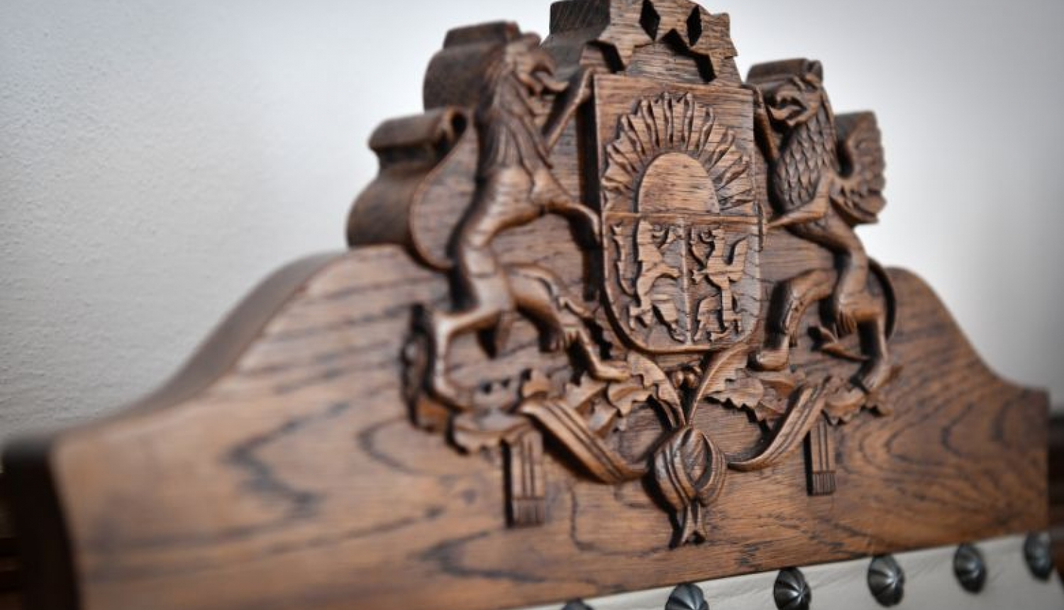Dzejniecei Veltai Sniķerei Londonā pasniegts Valsts prezidenta Cildinājuma raksts Dzejniecei Veltai Sniķerei Londonā pasniegts Valsts prezidenta Cildinājuma raksts