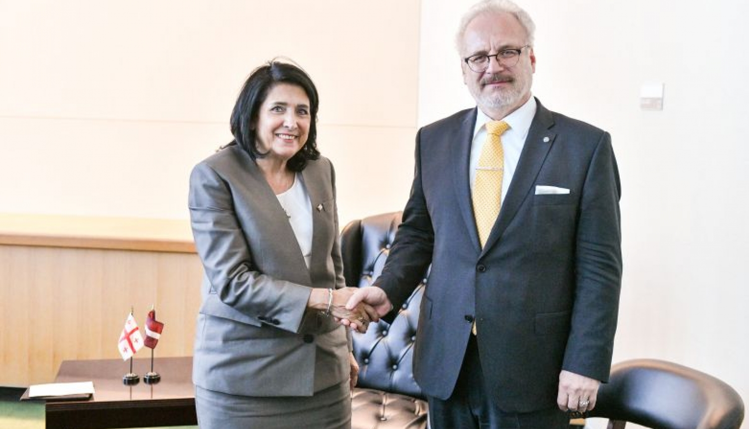 Valsts prezidents tiekas ar Gruzijas prezidenti Salomi Zurabišvili