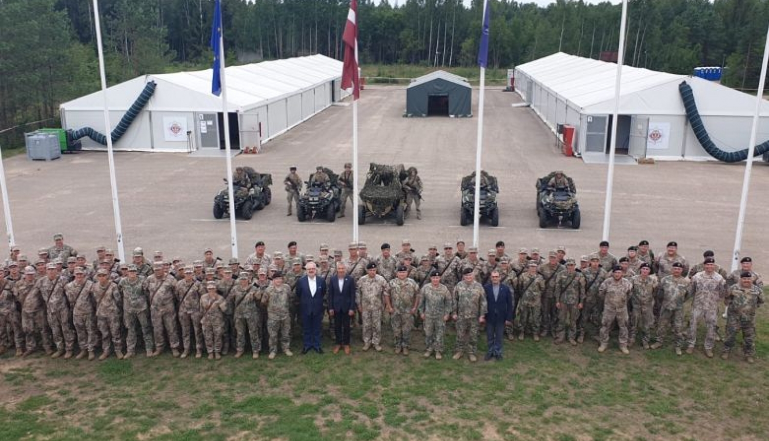 Valsts prezidents tiekas ar Zemessardzes 3. Latgales brigādes karavīriem un bataljonu instruktoriem