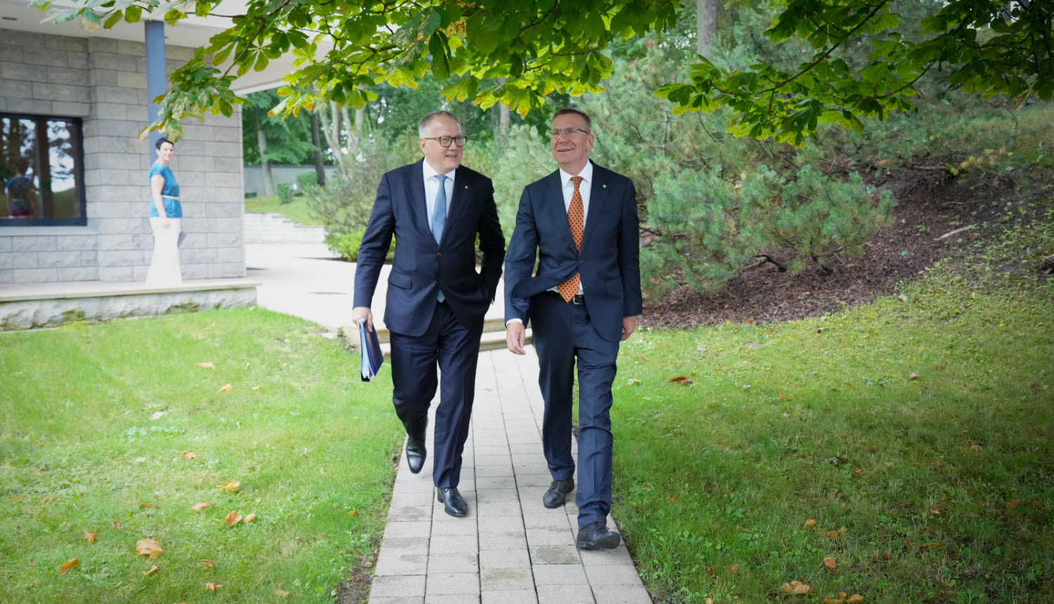 Valsts prezidents Edgars Rinkēvičs tiekas ar finanšu ministru Arvilu Ašeradenu