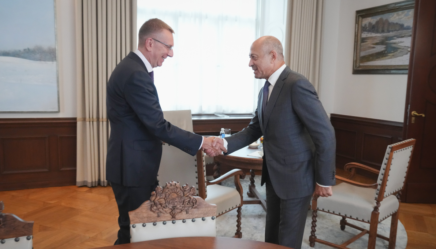 Valsts prezidents Edgars Rinkēvičs tiekas ar Saeimas Valsts pārvaldes un pašvaldības komisijas priekšsēdētāju Oļegu Burovu