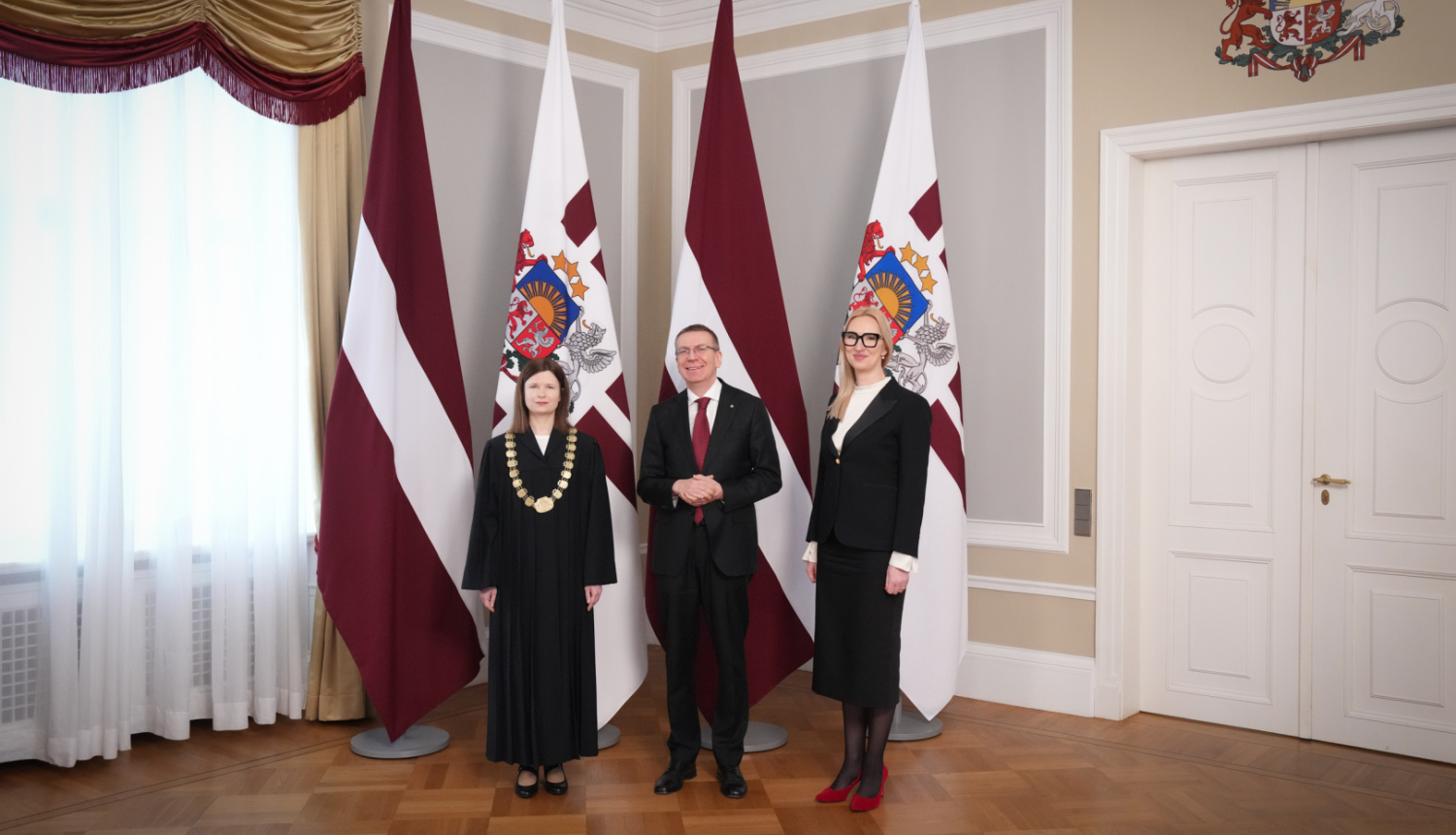 Valsts prezidentam Edgaram Rinkēvičam tiesneša zvērestu dod rajona (pilsētas) tiesas tiesnese Ilze Butkus