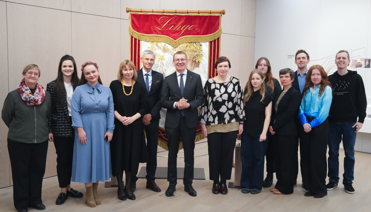 Valsts prezidenta Edgara Rinkēviča Latvijas Nacionālā rakstniecības un mūzikas muzeja ekspozīcijas "Dziesmusvētku telpa" apmeklējums