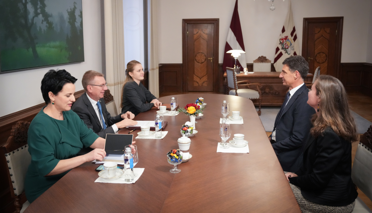 Valsts prezidents Edgars Rinkēvičs tiekas ar Ārvalstu investoru padomes Latvijā pārstāvjiem