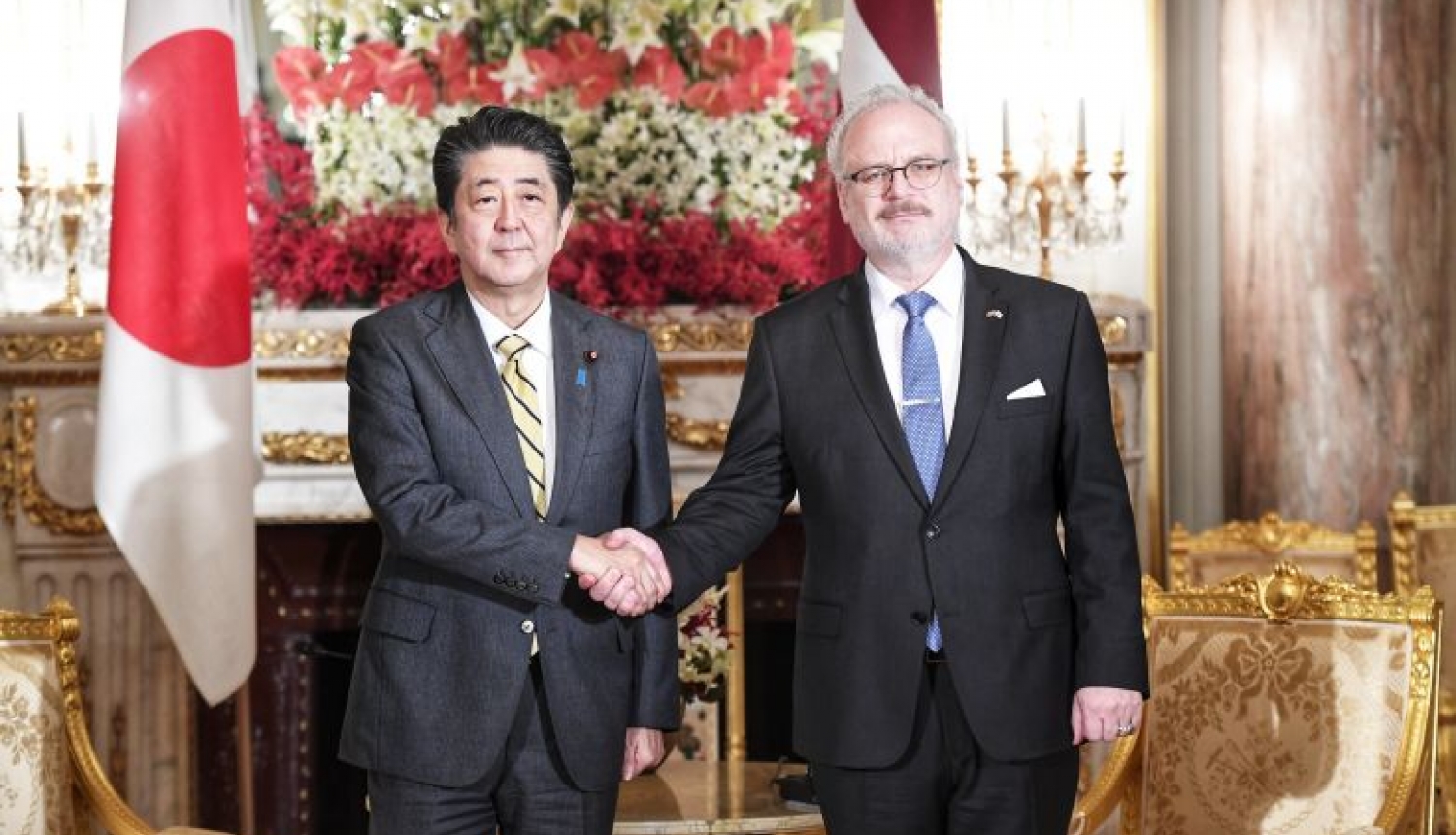 Valsts prezidents un Japānas premjerministrs pozitīvi vērtē abu valstu dialoga tālāku attīstību nākotnē