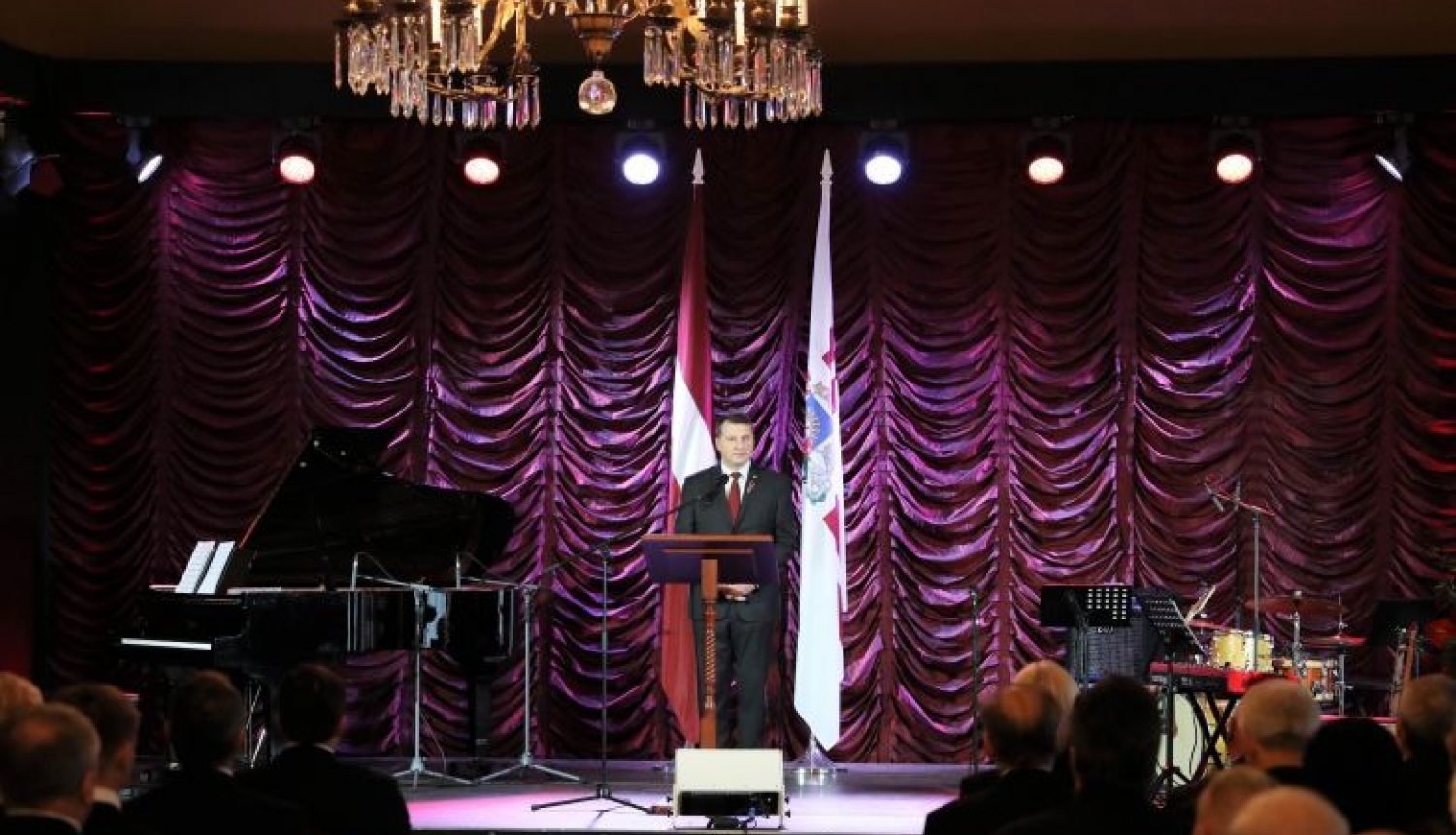 Valsts prezidents Latvijas simtgadē sveic Augstākās padomes deputātus, uzņēmējus un pašvaldības