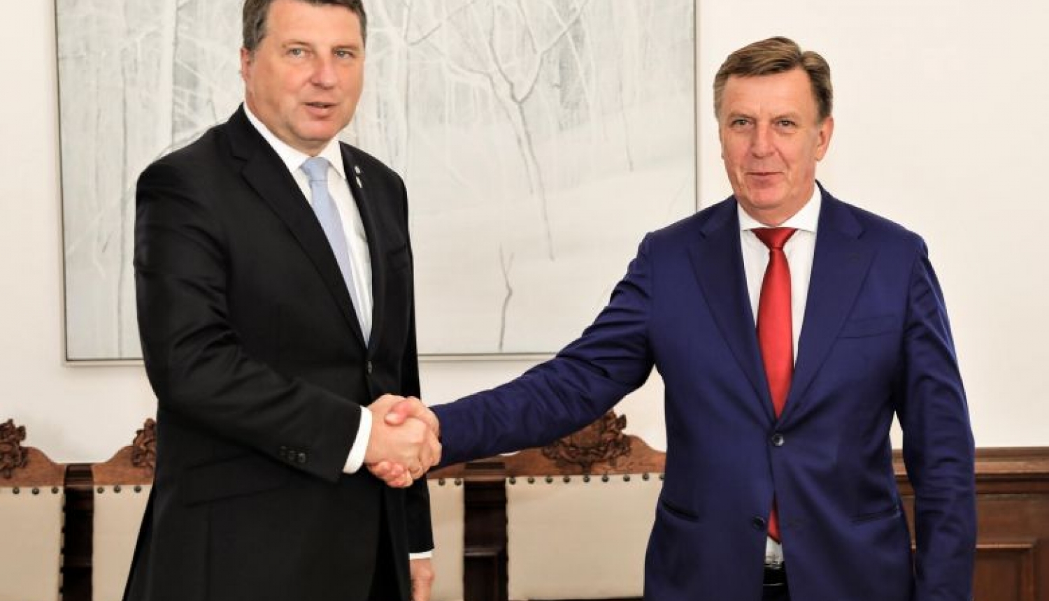 Valsts prezidents ar Ministru prezidentu pārrunā izglītības reformas virzību Valsts prezidents ar Ministru prezidentu pārrunā izglītības reformas virzību
