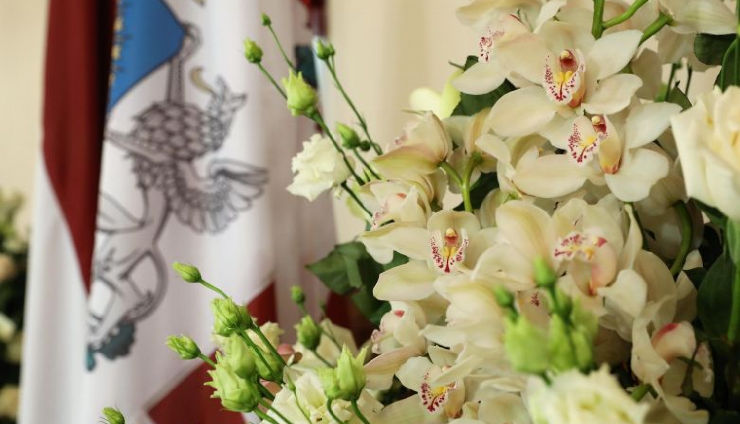 Valsts prezidents Rīgas pilī pasniedz augstākos Latvijas valsts apbalvojumus