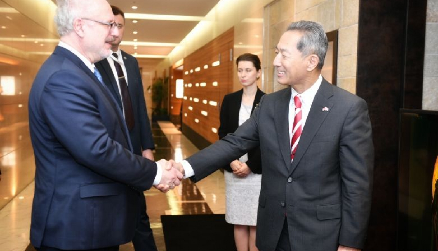 Valsts prezidents pateicas Latvijas goda konsulam Osakā par ieguldījumu Latvijas–Japānas attiecību stiprināšanā
