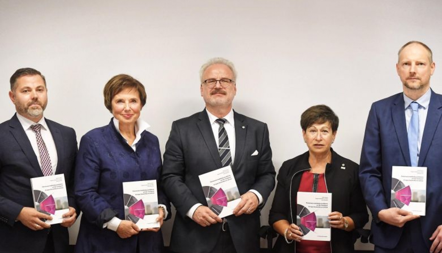 Valsts prezidenta uzruna grāmatas “Patvēruma meklētāju problēma un tās risinājumi Eiropas Savienībā un Latvijā” atvēršanas svētkos Eiropas Savienības mājā