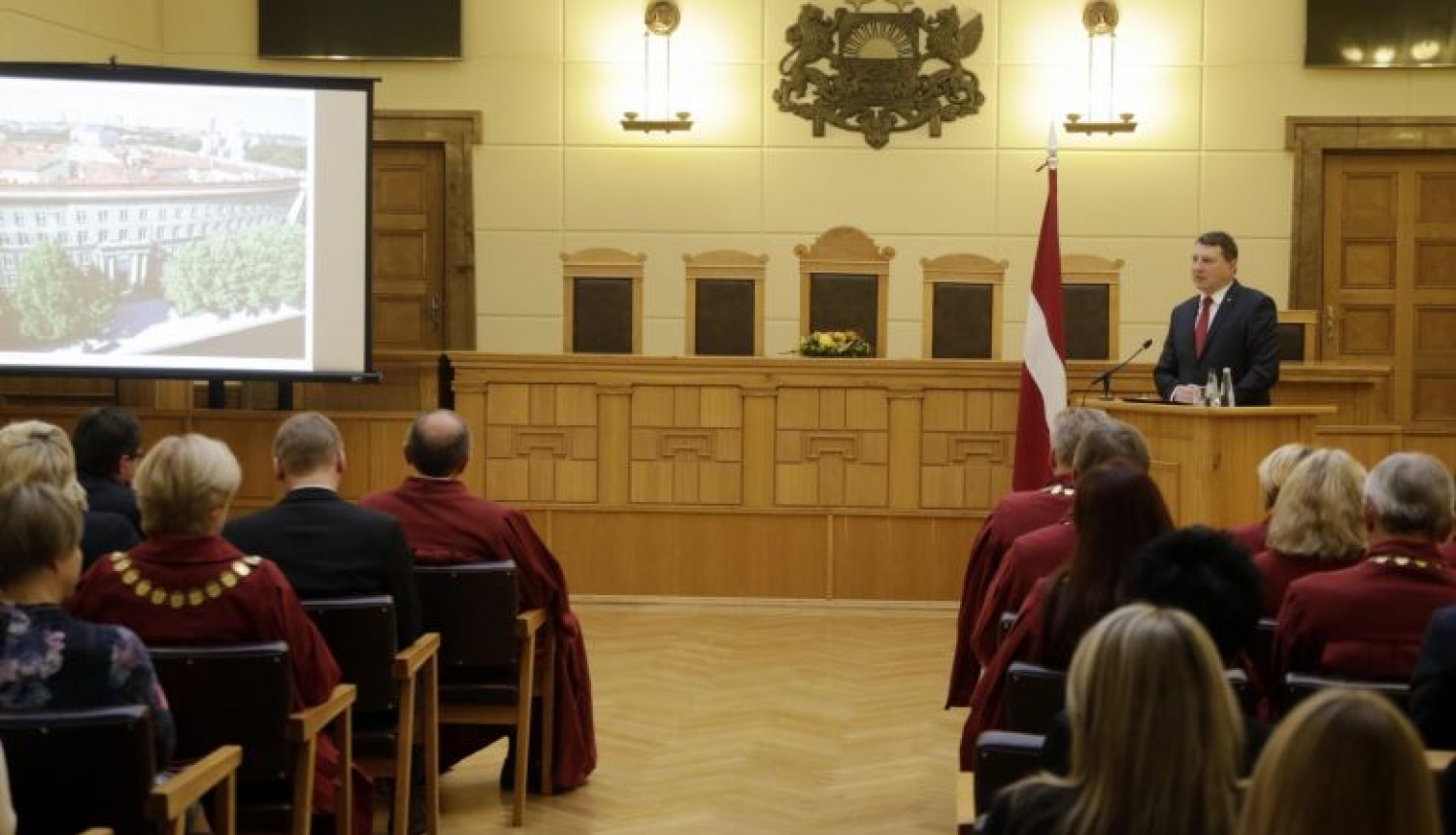Valsts prezidents: Augstākajai tiesai ir jābūt paraugam citām tiesām un visai juristu sabiedrībai