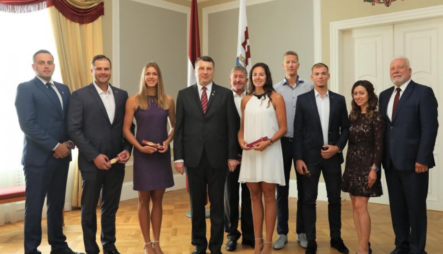 Valsts prezidents Rīgas pilī sveic Eiropas U-22 čempionāta pludmales volejbolā godalgu ieguvējus