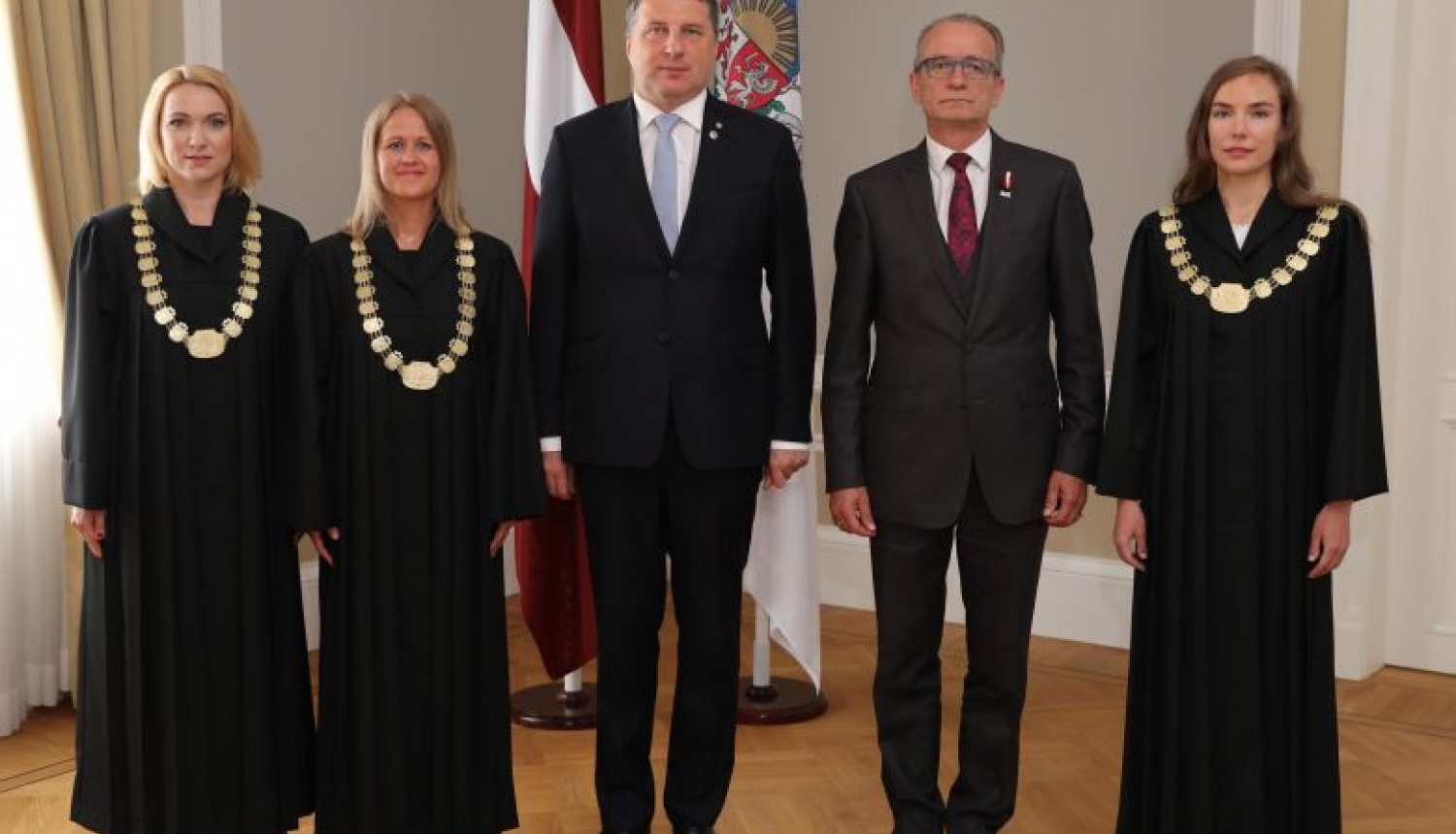 Valsts prezidents Rīgas pilī pieņem tiesnešu zvērestus