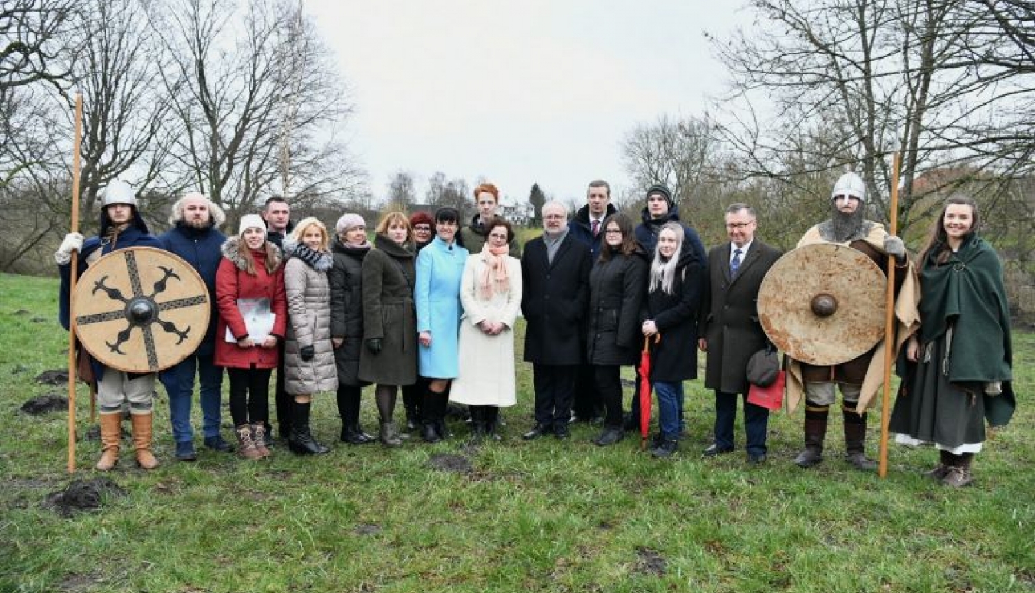 Valsts prezidents Egils Levits ar dzīvesbiedri Andru Leviti apmeklē UNESCO Pasaules mantojuma sarakstam nominēto Grobiņas arheoloģisko ansambli