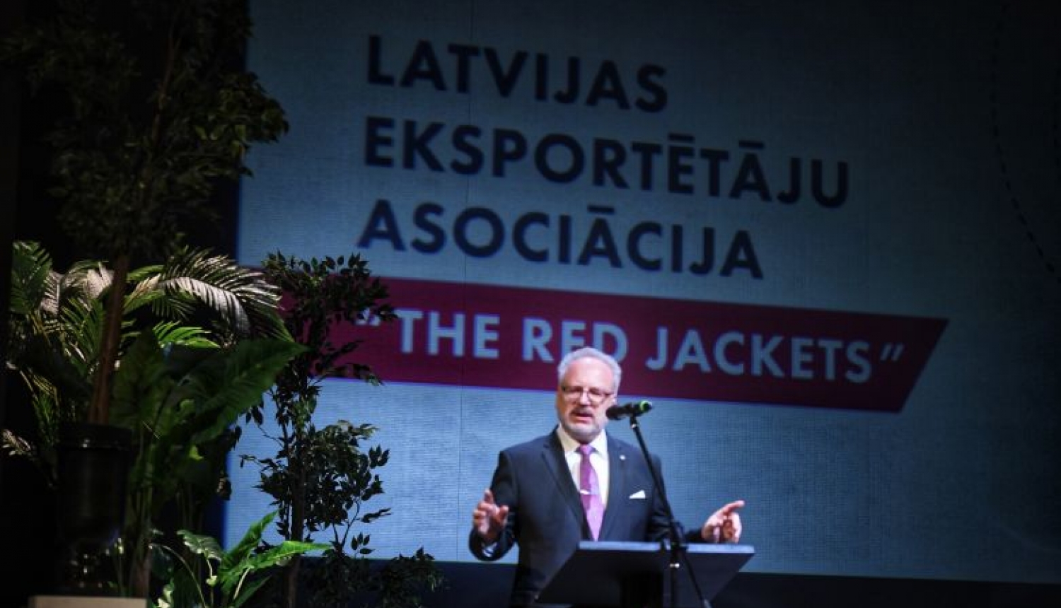 Valsts prezidenta Egila Levita uzruna Latvijas eksportējošo uzņēmumu apbalvošanas ceremonijā “The Red Jackets” Valmieras Drāmas teātrī