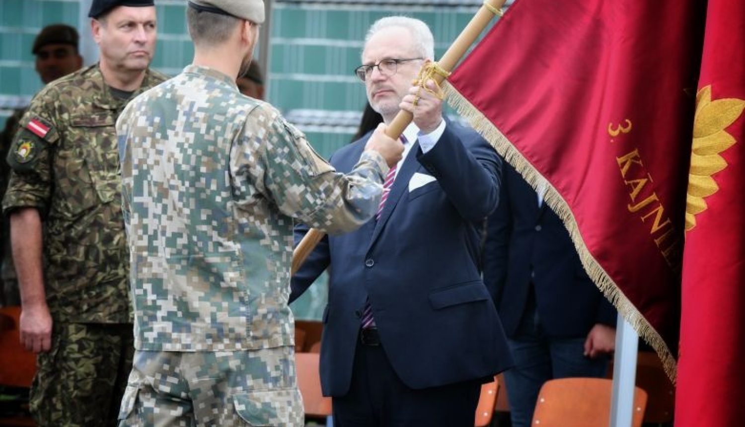 Valsts prezidenta Egila Levita uzruna Sauszemes spēku Mehanizētās kājnieku brigādes 3. kājnieku bataljona karoga svinīgajā iesvētīšanas un pasniegšanas ceremonijā