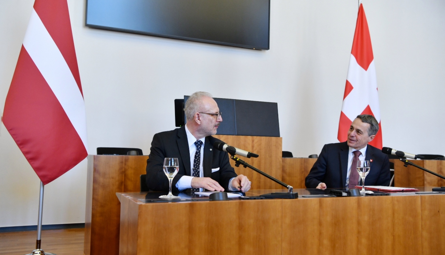 Valsts prezidents Egils Levits oficiālās vizītes laikā Šveicē tiekas ar Šveices Konfederācijas prezidentu Ingacio Kassisu