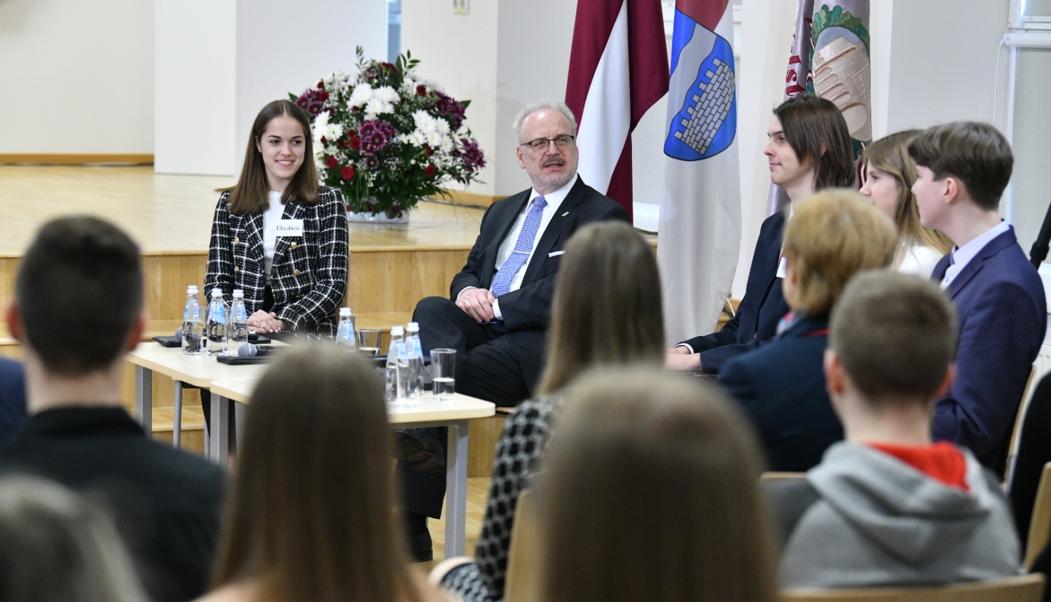 diskusija dalībnieki