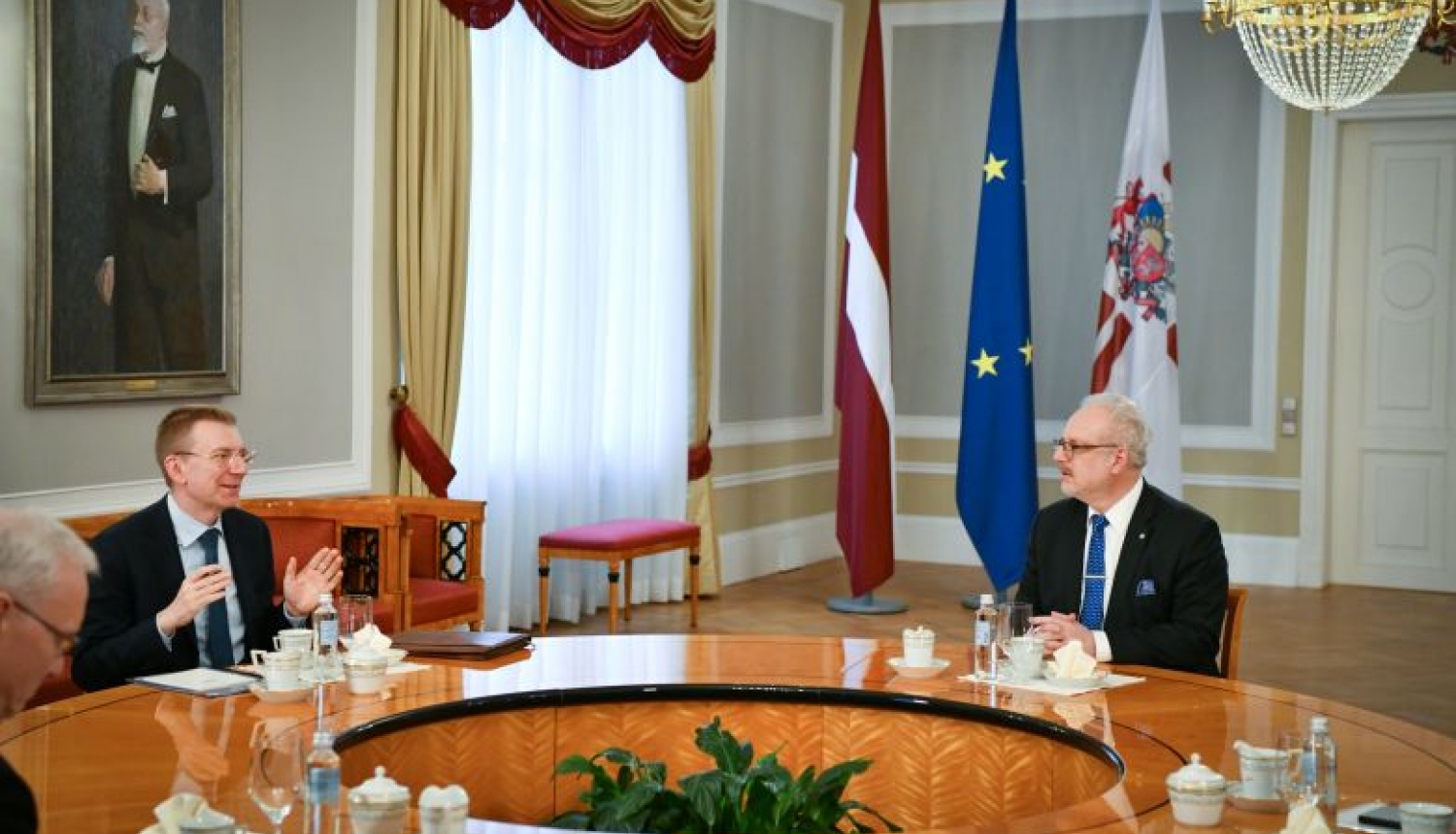 Valsts prezidents: ar Polijas prezidentu runāju par preču kustības mobilitāti caur Poliju uz Latviju