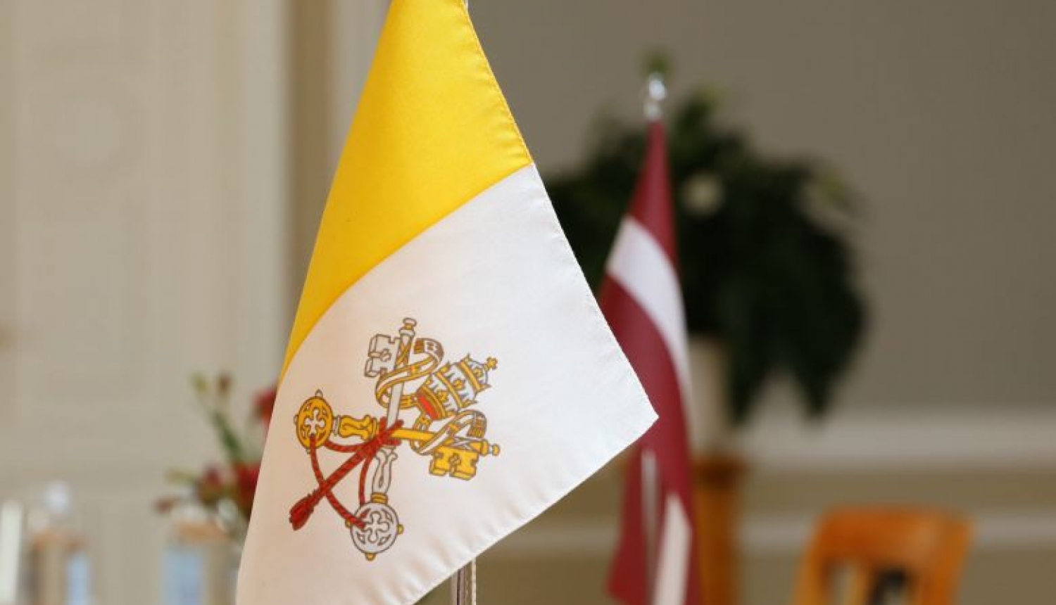 Valsts prezidents Rīgas pilī tiekas ar Svētā Krēsla Cilvēka integrālās attīstības dikastērija prefektu