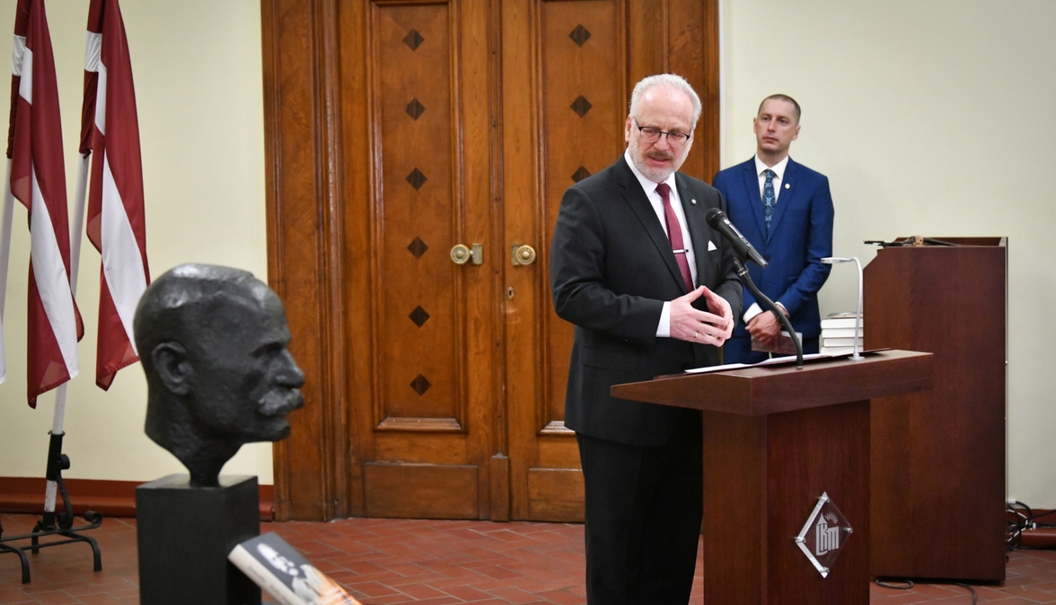 Valsts prezidents Egils Levits piedalās grāmatas “Ģenerālis Kārlis Goppers un 140 viņa laikabiedru stāsti ap septiņiem ugunskuriem” atvēršanā.