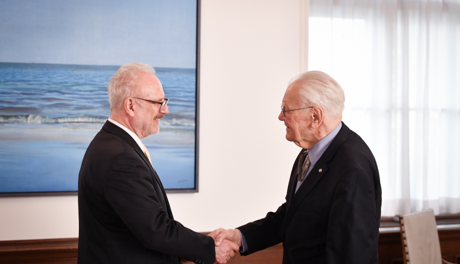Valsts prezidents Egils Levits tiekas ar Prof. Dr. Valteru Nollendorfu 2022. gada 19. jūlijā
