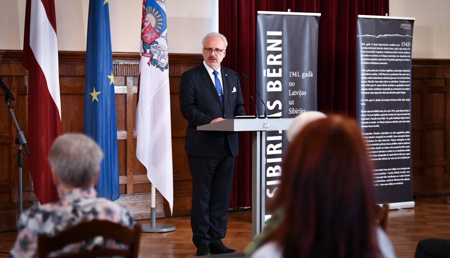 Valsts prezidents Egils Levits sniedz uzrunu fonda "Sibīrijas bērni" pasākumā Rīgas pils Svētku zālē