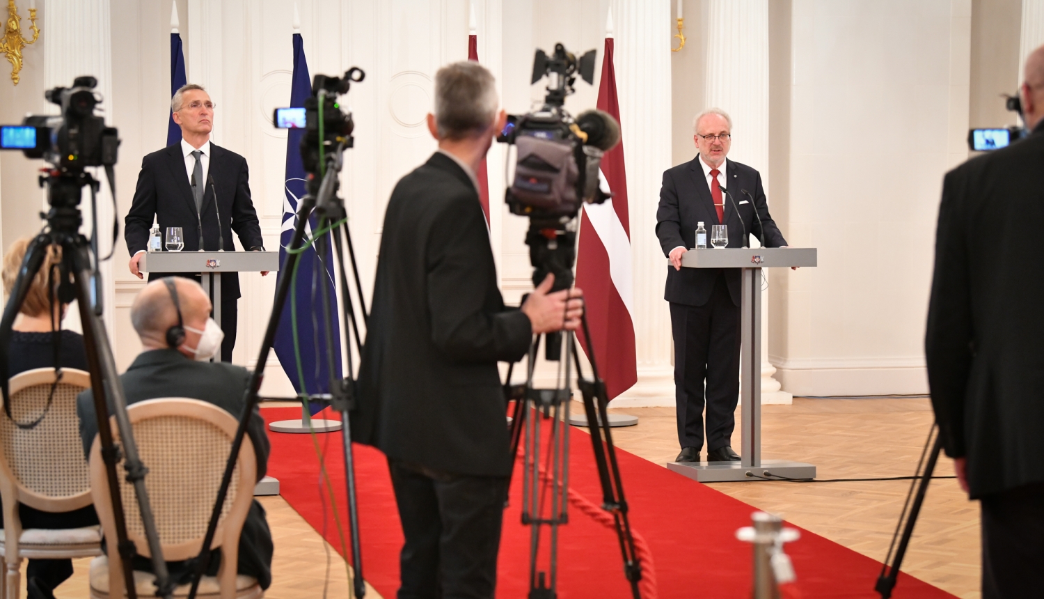 Egils Levits un Jens Stoltenbergs preses konferencē Rīgas pilī