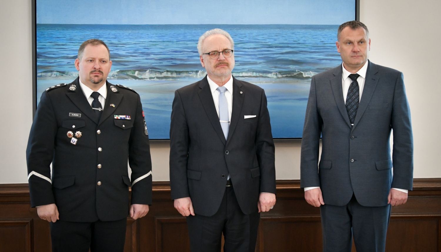 2023. gada 2. maijā. Valsts prezidents tiekas ar ģenerālprokuroru Juri Stukānu un Valsts policijas priekšnieku Armandu Ruku. 