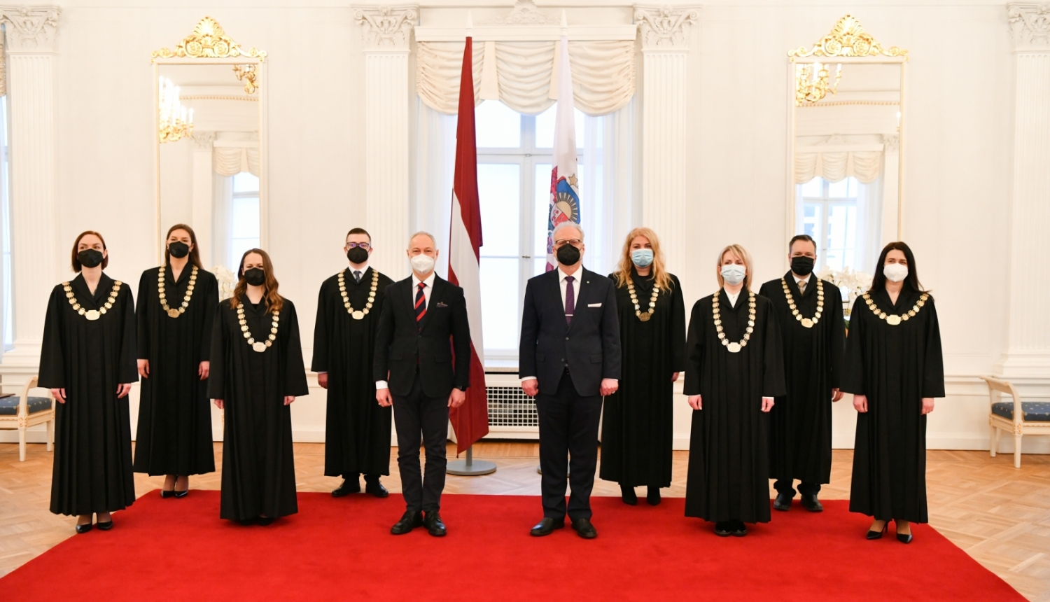 Valsts prezidenta un tieslietu ministra kopbilde ar tiesnešiem