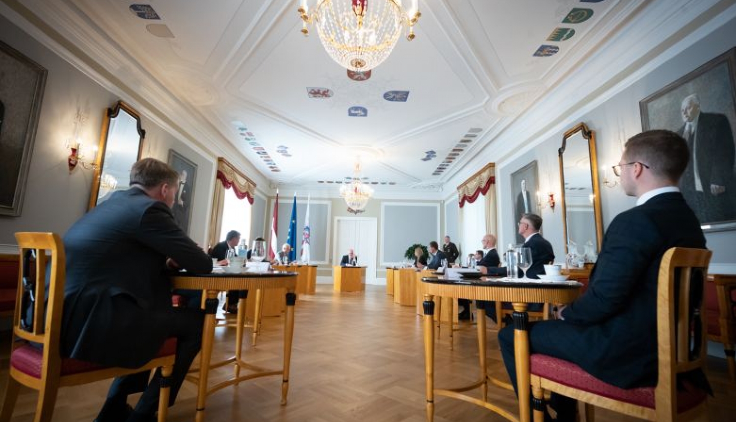 Valsts prezidents ar Saeimas frakciju pārstāvjiem pārrunā sagatavoto likumprojektu par latviešu vēsturiskajām zemēm