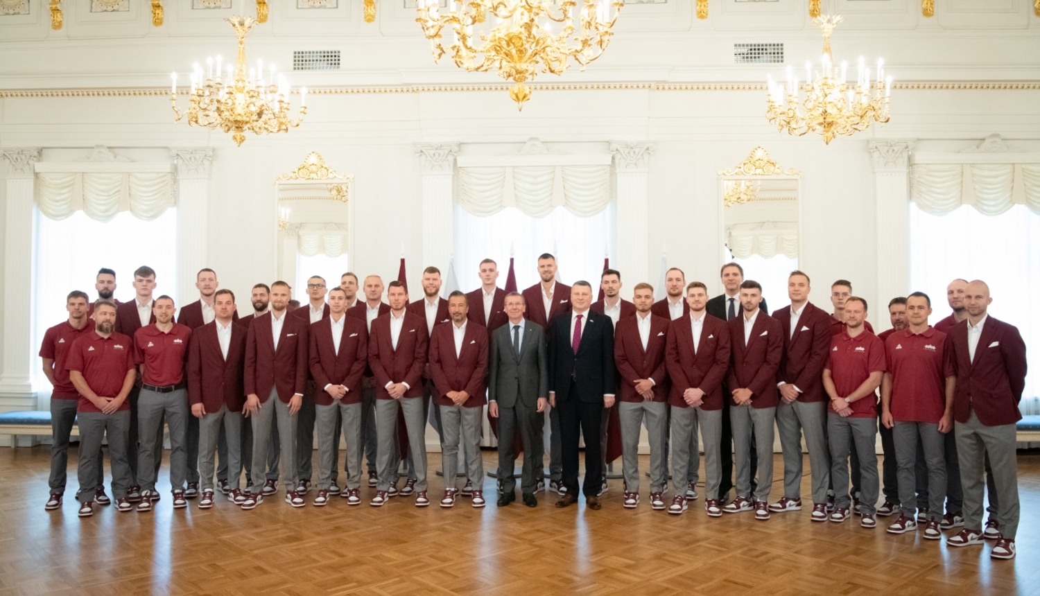 14.08.2023. Valsts prezidenta Edgara Rinkēviča tikšanās ar Latvijas vīriešu basketbola izlasi
