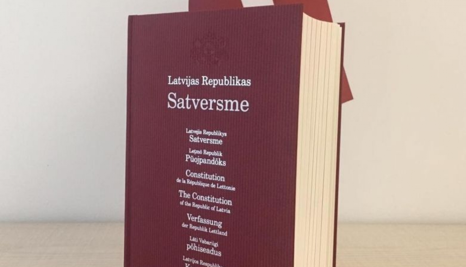 Valsts prezidenta Raimonda Vējoņa apsveikums LR Satversmes pieņemšanas dienā